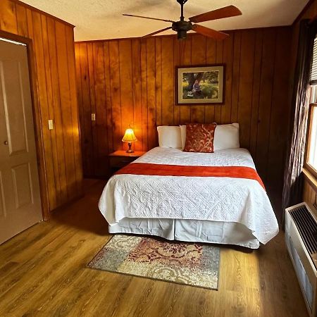 Meadowlark Motel With Restaurant & Bar Maggie Valley Esterno foto