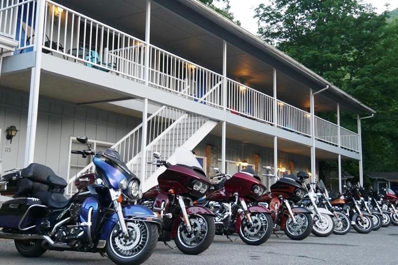 Meadowlark Motel With Restaurant & Bar Maggie Valley Esterno foto