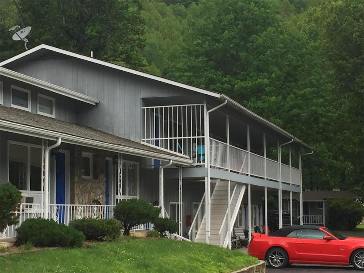 Meadowlark Motel With Restaurant & Bar Maggie Valley Esterno foto