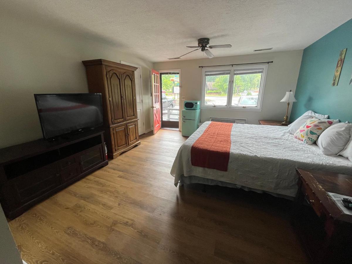 Meadowlark Motel With Restaurant & Bar Maggie Valley Esterno foto