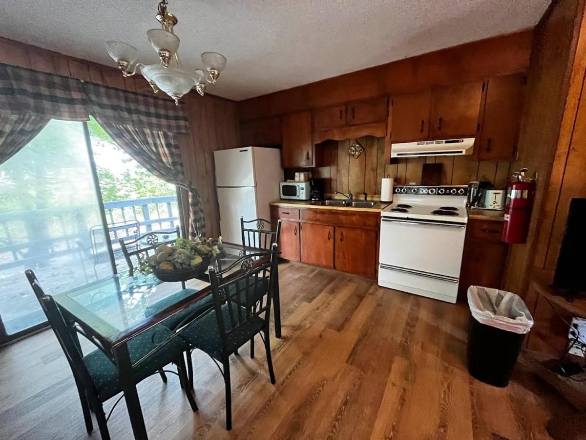 Meadowlark Motel With Restaurant & Bar Maggie Valley Esterno foto