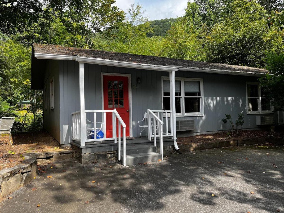 Meadowlark Motel With Restaurant & Bar Maggie Valley Esterno foto