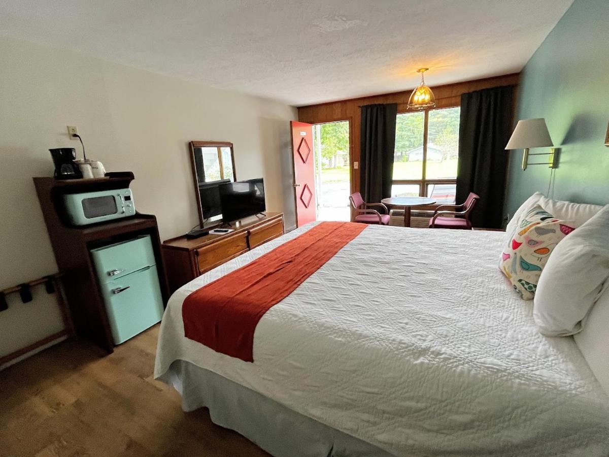 Meadowlark Motel With Restaurant & Bar Maggie Valley Esterno foto