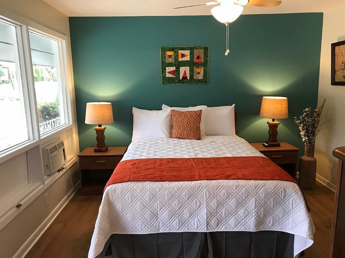 Meadowlark Motel With Restaurant & Bar Maggie Valley Esterno foto