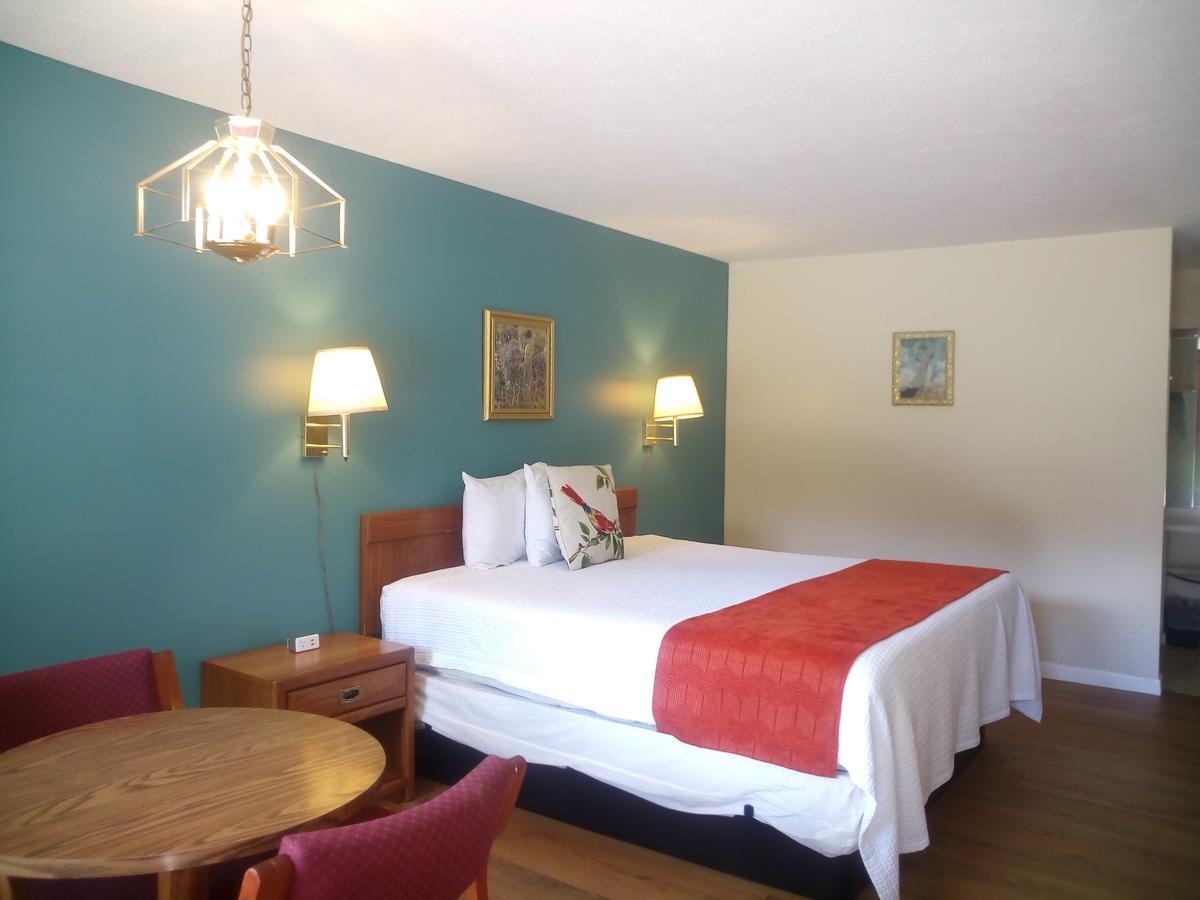 Meadowlark Motel With Restaurant & Bar Maggie Valley Esterno foto